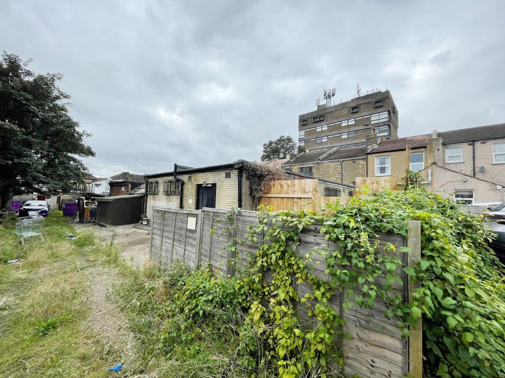 Lot: 56 - COMMERCIAL PROPERTY FOR IMPROVEMENT - 